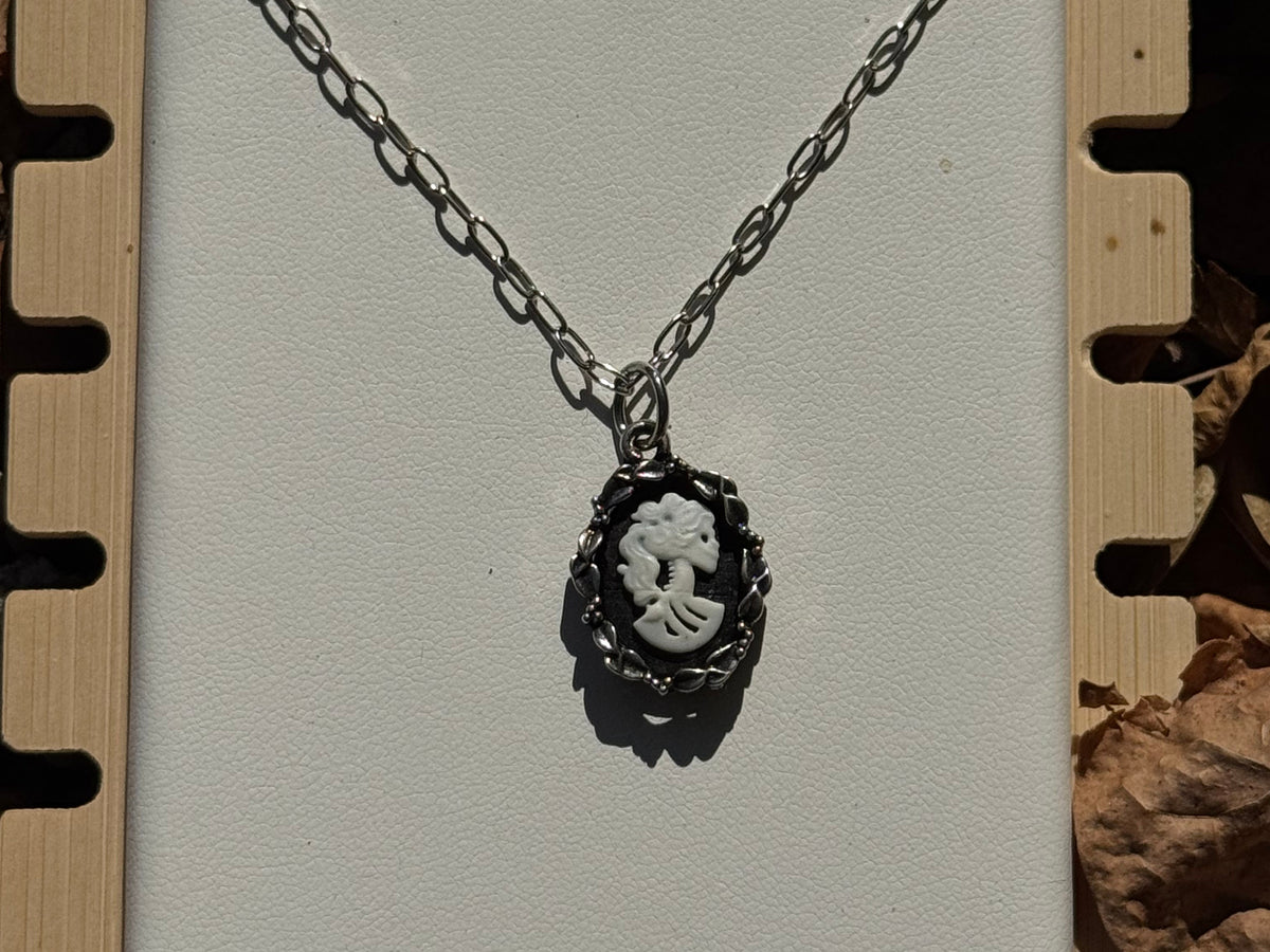 Skeleton Mistress